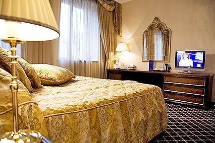 Отель Royal Tulip Grand Hotel Yerevan,Номер