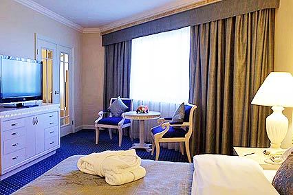 Отель International Hotel ,Номер j suite