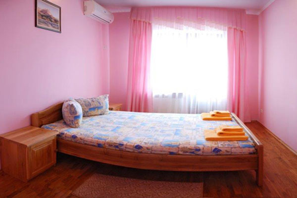 Отель Крым,Апартаменты 4-местные комнатные