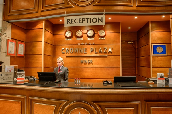 Отель Crowne Plaza,Ресепшн