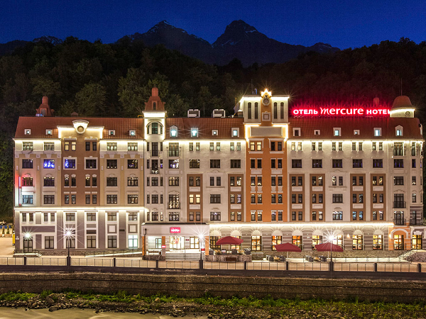 Отель Mercure Rosa Khutor (Меркури Роза Хутор) ,Общий вид на отель