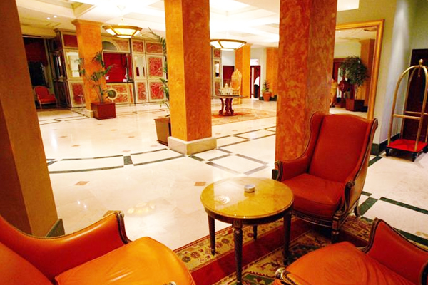 Отель Intourist Palace ,
