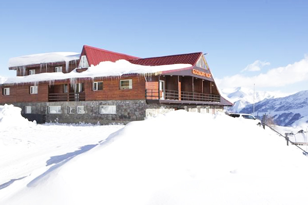 Отель Gudauri Hut,Фасад