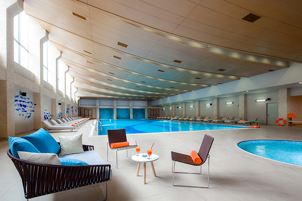 Отель Marriott Krasnaya Polyana (Сочи Марриотт Красная поляна),Крытый бассейн в спа