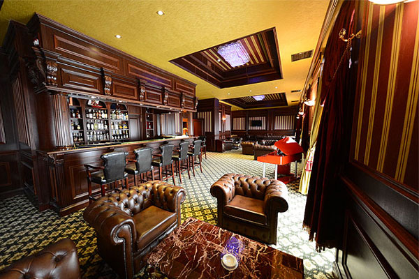 Cigar bar