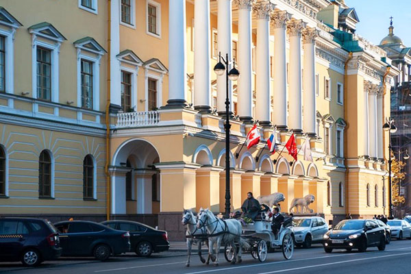 Гостиница Four Seasons Hotel,фасад отеля