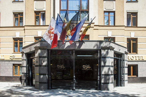 Гостиница Aglaya Hotel & Courtyard,Фасад