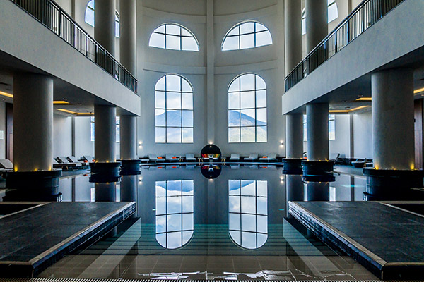 Отель Rixos Krasnaya Polyana Sochi (Риксос Красная Поляна),бассейн