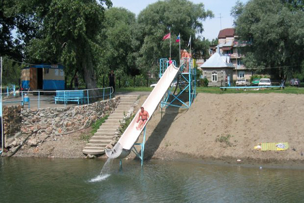 Пляж. Водная горка