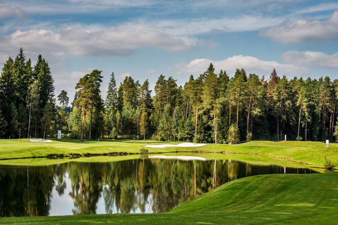 Гостиница Moscow country club,golf-course