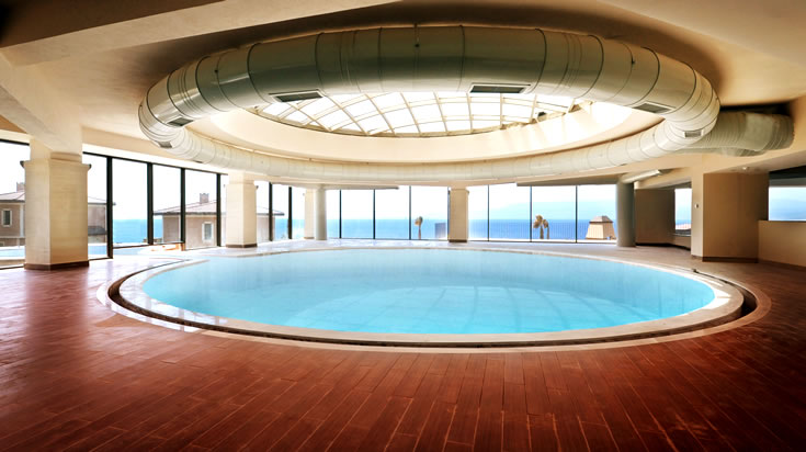 Отель Euphoria Batumi Hotel,Крытый бассейн