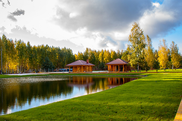 Загородный отель Лесное озеро,Территория