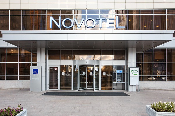 Гостиница Novotel,Фасад