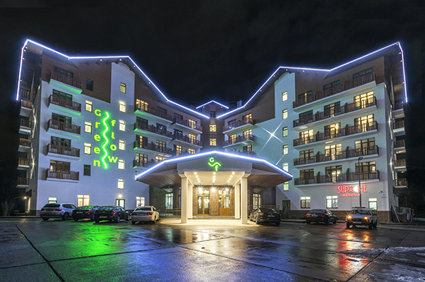 Отель Green Flow night-facade