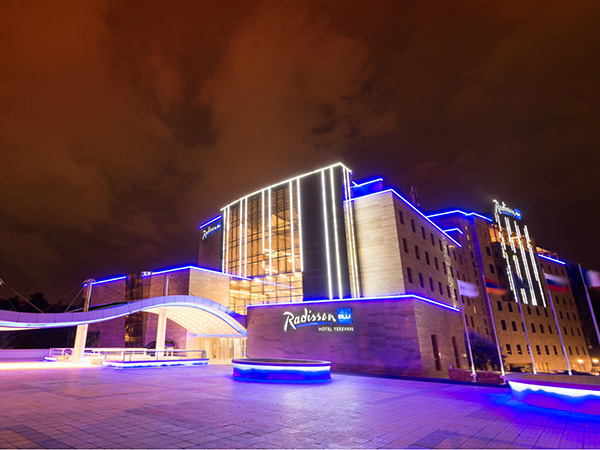 Отель Radisson Blu Yerevan,фасад