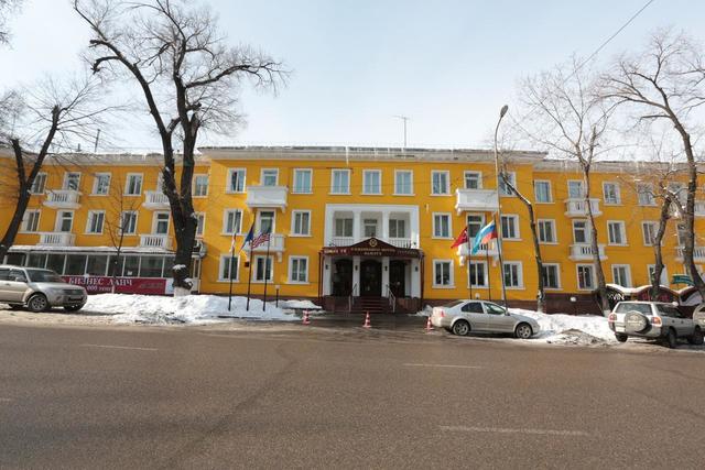 Отель Ambassador Hotel ,