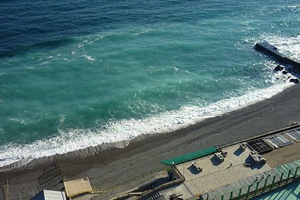Вид на пляж санатория