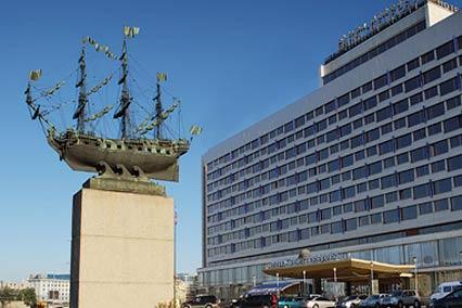 Гостиница Санкт-Петербург,Вид с Пироговской набережной