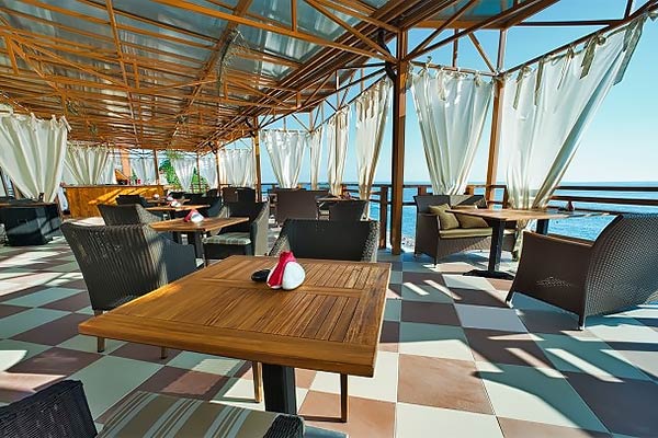 Отель  Алекс Резорт СПА (Alex Beach Hotel),Летнее кафе