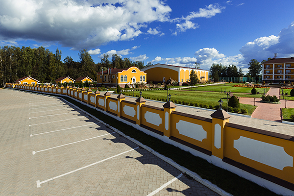 Загородный отель Барская усадьба,Территория