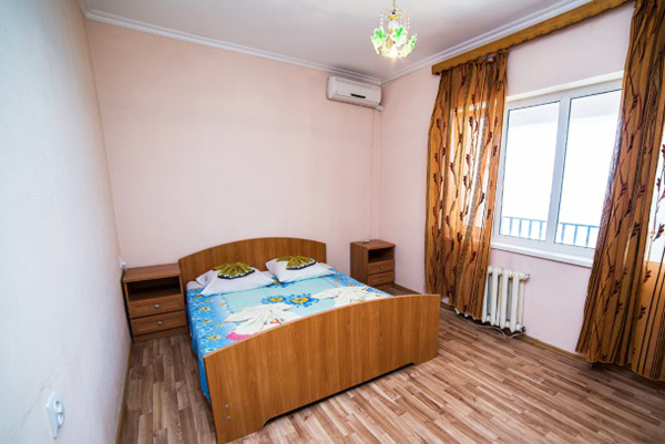 Дом отдыха Апсны-Абазашта, дом отдыха 4-местный 2-комнатный номер с балконом