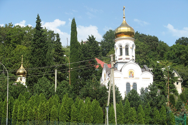 Храм Николая Чудотворца (в 100 м. от отеля)