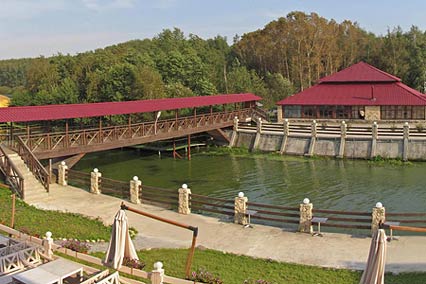 Загородный отель Медвежьи озера,Территория