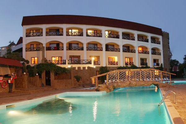 Курорт-отель Бастион,Открытый бассейн