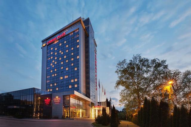 Отель Crowne Plaza Vilnius,